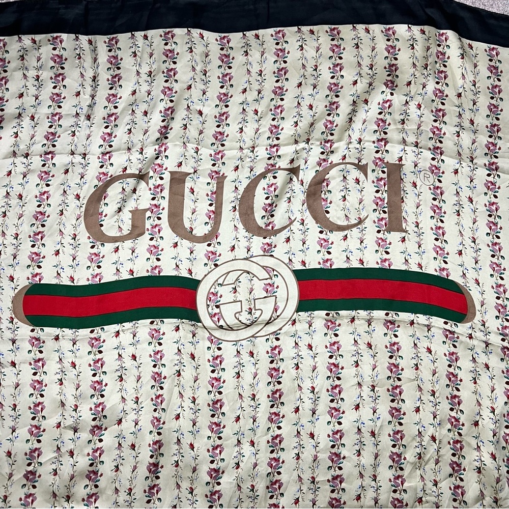 Gucci Cream Floral Silk Scarf with Black Border and Red-Green Stripe - Picture 2 of 5
